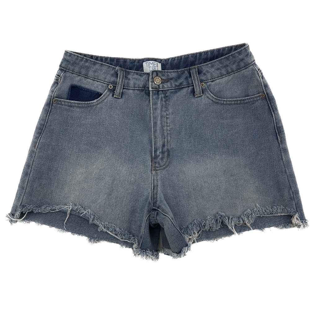 Time and Tru Raw Hem Women's size 8 Medium Wash Blue Denim Jean Shorts